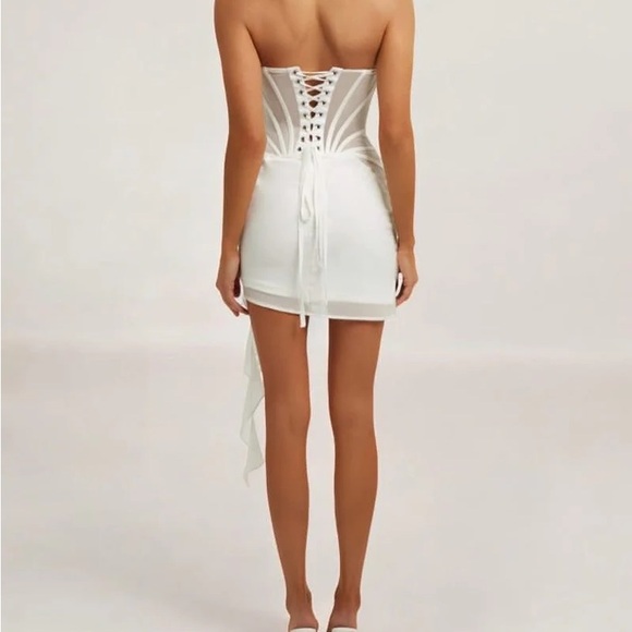 Elegant White Mini Dress - Picture 2 of 8